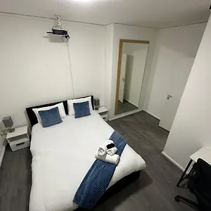  Appartement Unique Double Bedroom