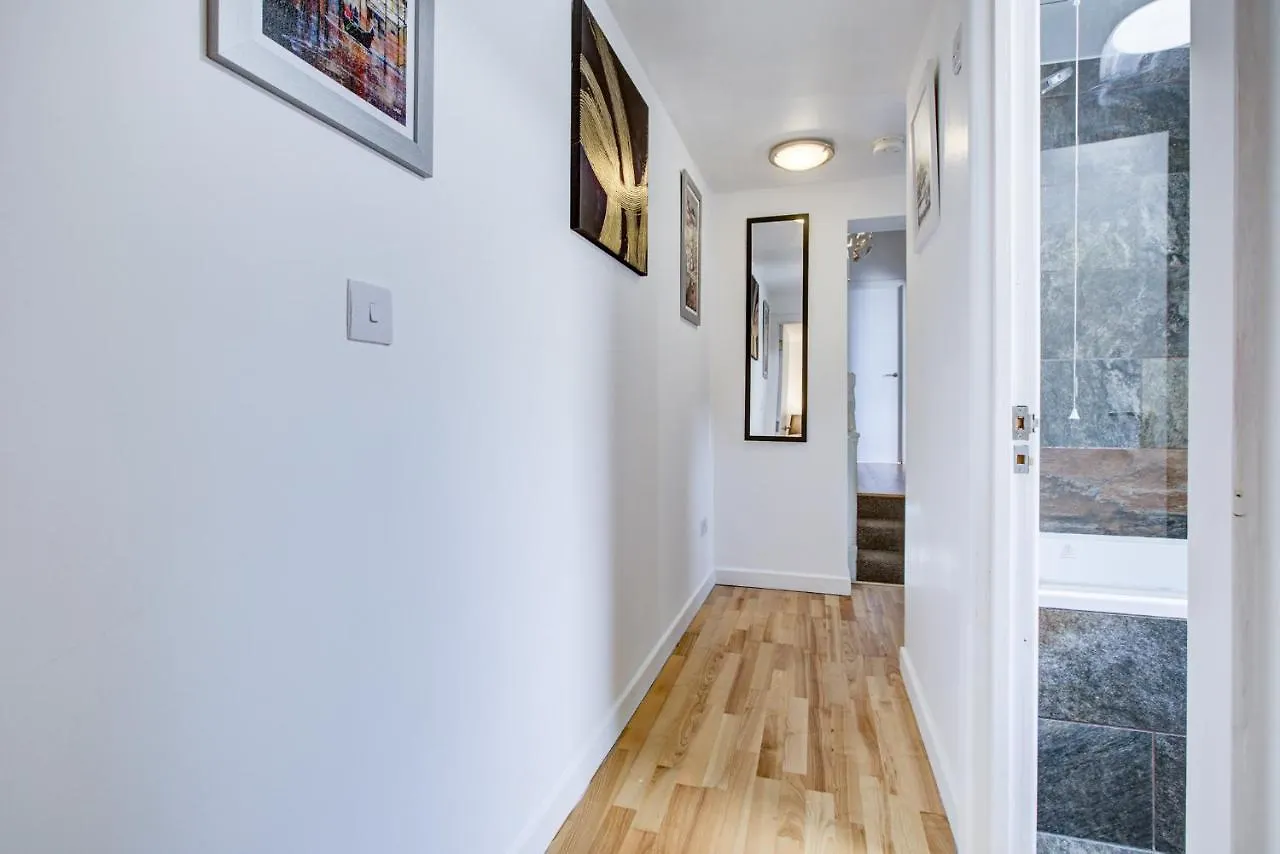 Peckham Plaza Apartment London